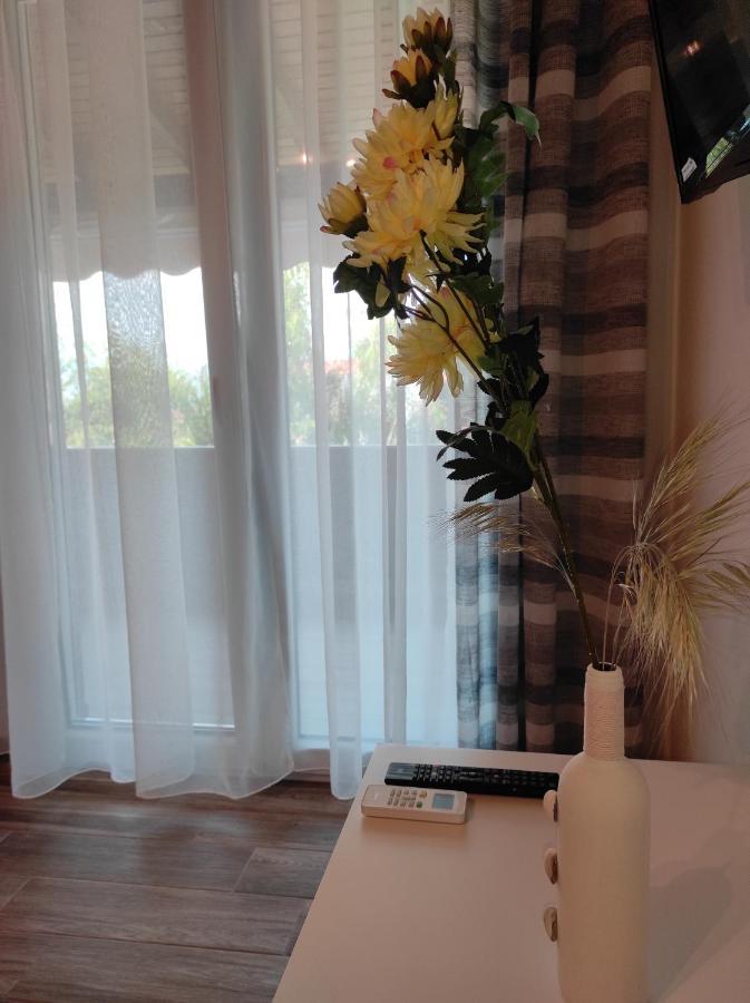 Royals Apartments นิกิติ ภายนอก รูปภาพ