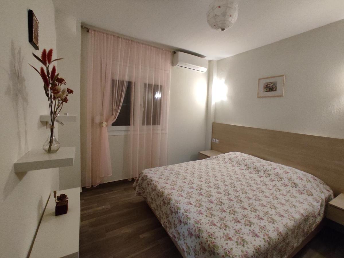 Royals Apartments นิกิติ ภายนอก รูปภาพ