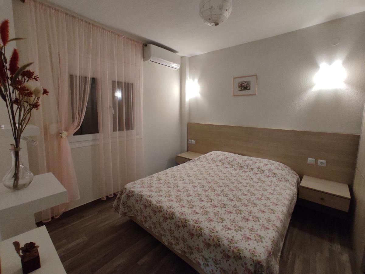 Royals Apartments นิกิติ ภายนอก รูปภาพ