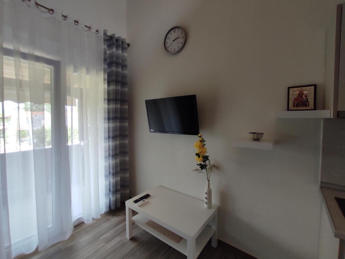 Royals Apartments นิกิติ ภายนอก รูปภาพ